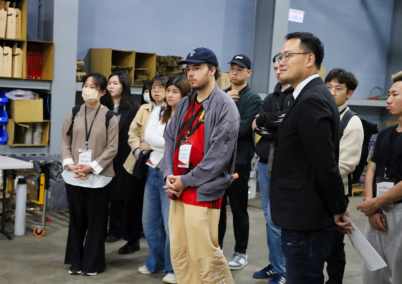 實踐大學國際企業英語碩士學位學程，師生參訪忠欣智慧倉儲物流